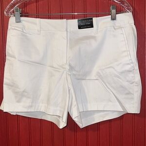 NWT Attention SOHO Medium Rise Slim Fit White Shorts 6